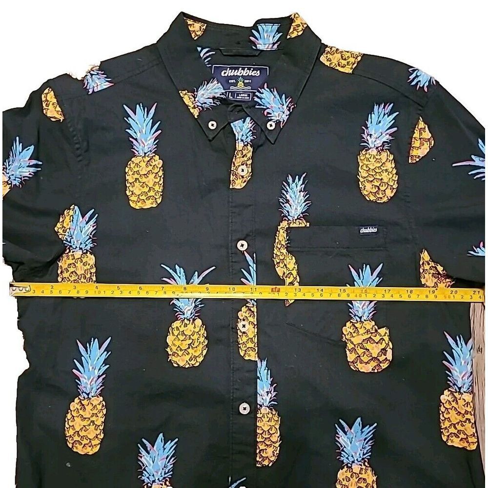 Chubbies‎ Shirt Mens L Black Pineapple Hawaiian Beach Pocket Short Sleeve Cotton - Picture 3 of 8